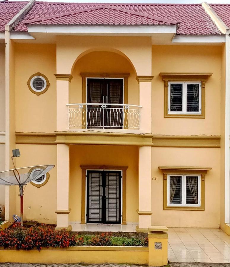 Villa Brastagi Resort Jalan Mimpin Tua Blok C No. 41 Berastagi Zewnętrze zdjęcie