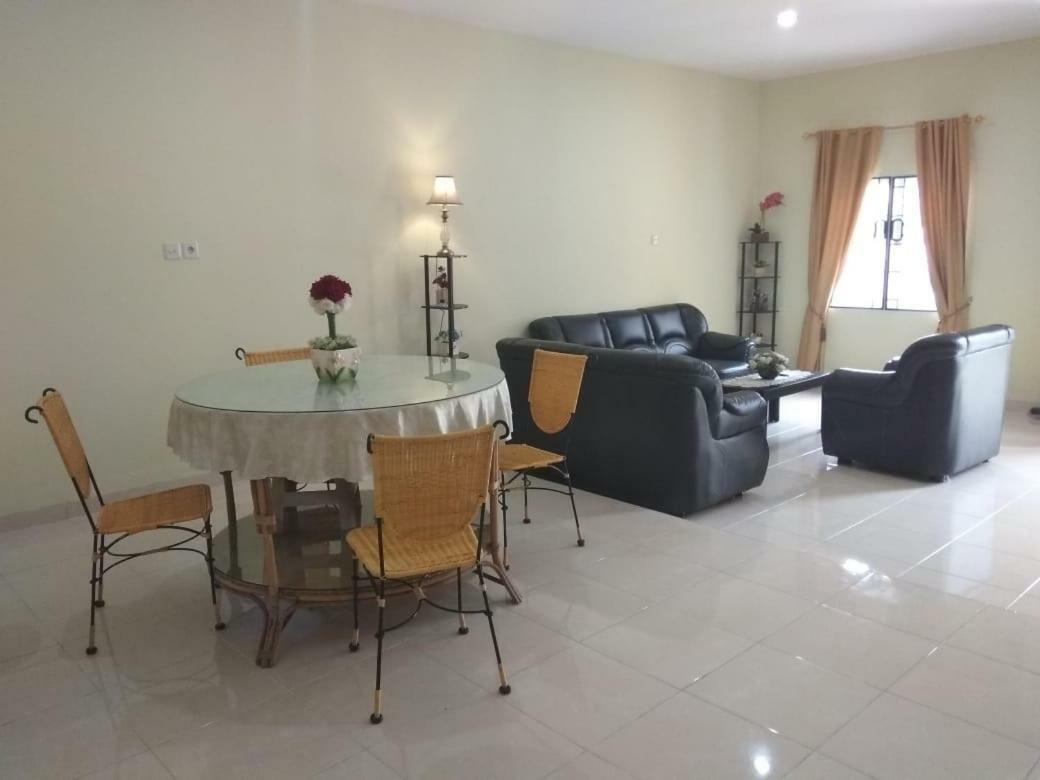 Villa Brastagi Resort Jalan Mimpin Tua Blok C No. 41 Berastagi Zewnętrze zdjęcie