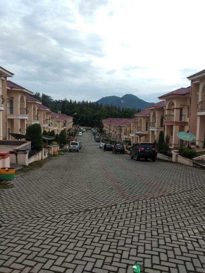 Villa Brastagi Resort Jalan Mimpin Tua Blok C No. 41 Berastagi Zewnętrze zdjęcie