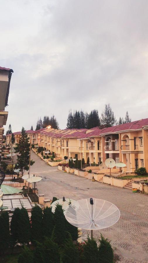 Villa Brastagi Resort Jalan Mimpin Tua Blok C No. 41 Berastagi Zewnętrze zdjęcie